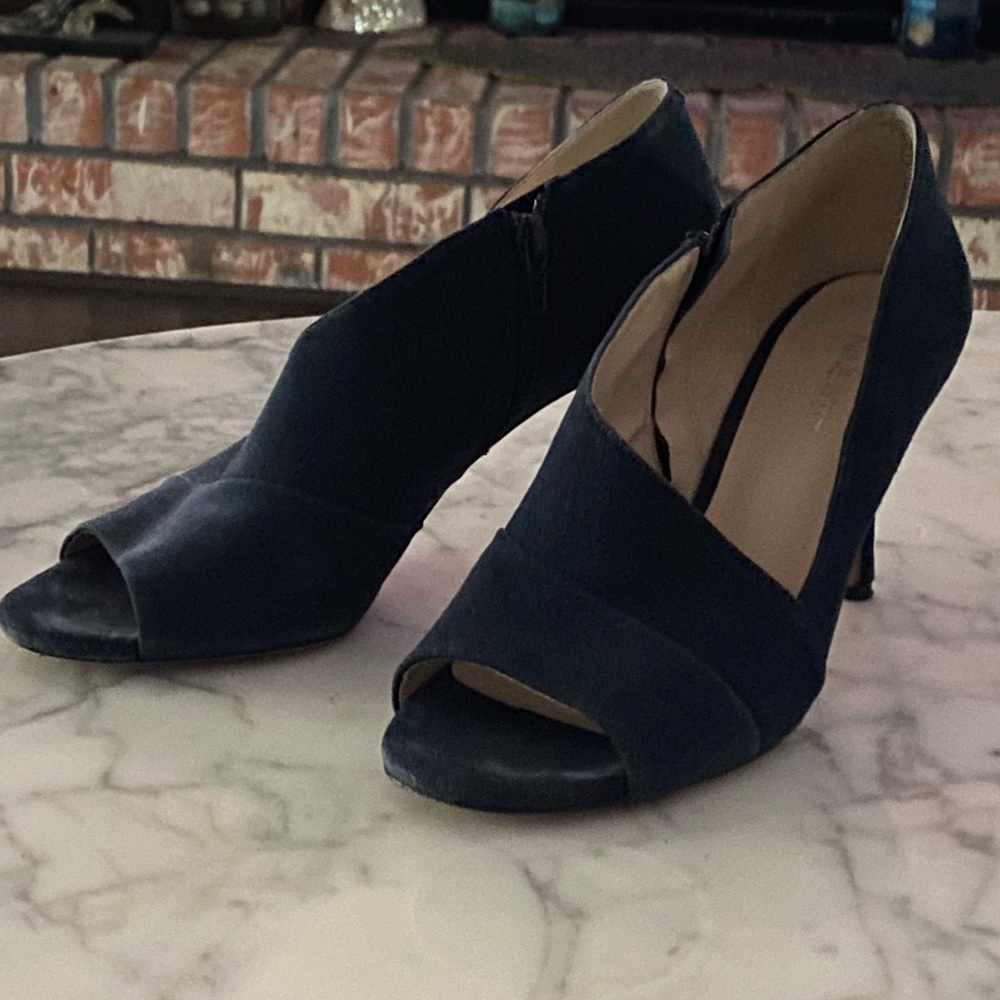 Nine West blue suede high heel shoe size 8.5